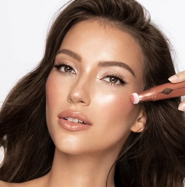 Рідкі рум'яна Charlotte Tilbury Beauty Light Wand Peachgasm 12 мл 3014966063 фото